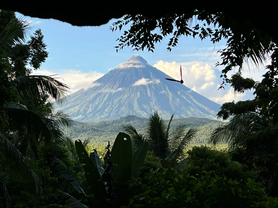 马荣山火山2.png