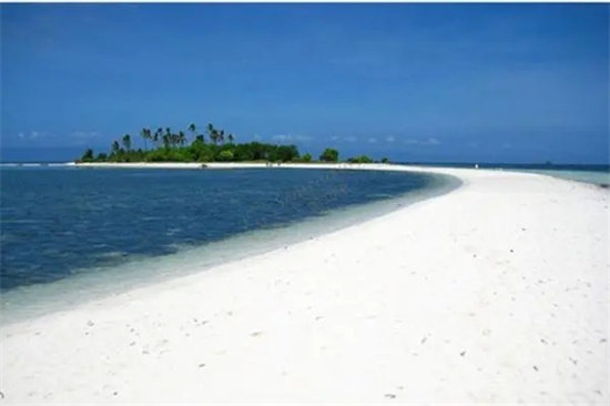 菲律宾的白沙滩好玩么   自然美景有哪些
